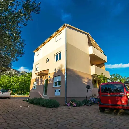 In Starigrad-paklenica 6875