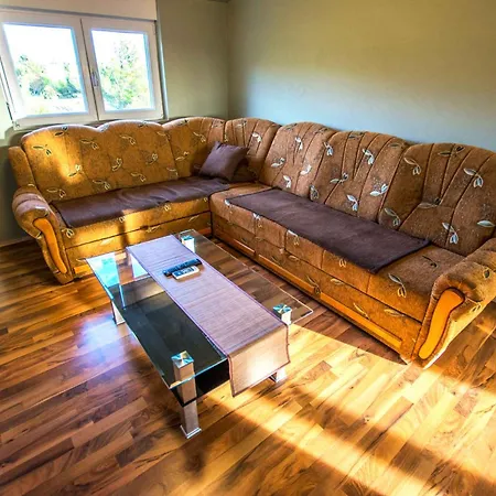 In Starigrad-paklenica 6875 Apartman