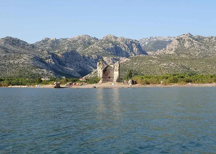 In Starigrad-paklenica 6875 アパート *