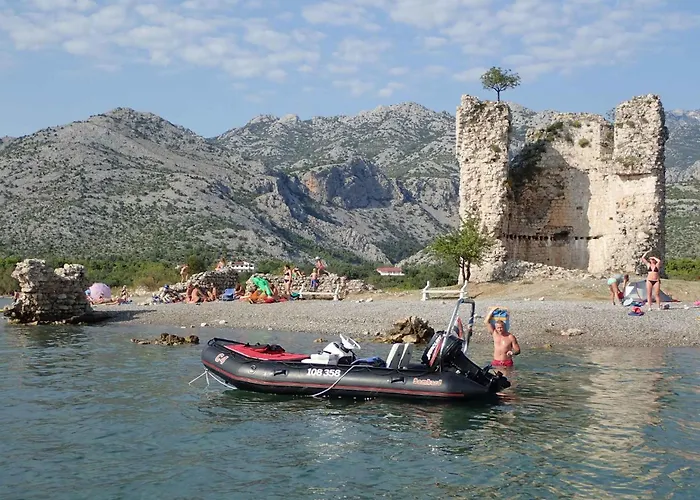 In Starigrad-paklenica 6875 アパート スタリグラード