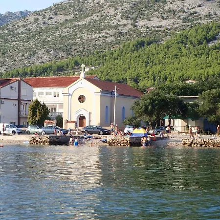 In Starigrad-paklenica 6875 Apartamento *