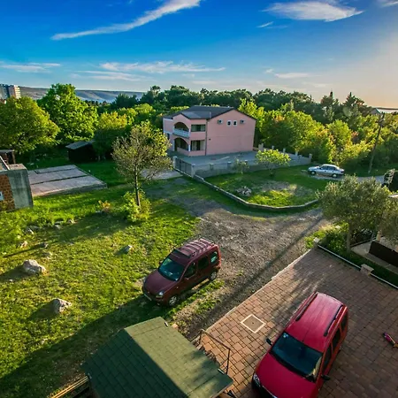 In Starigrad-paklenica 6875 Apartment