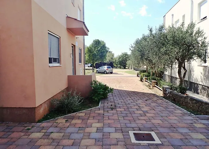 In Starigrad-paklenica 6875 * Starigrad Paklenica