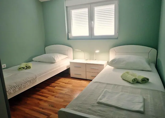 In Starigrad-paklenica 6875