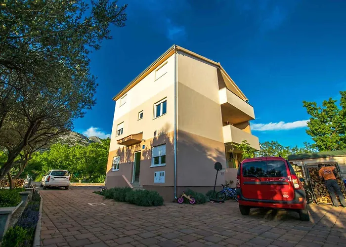 In Starigrad-paklenica 6875