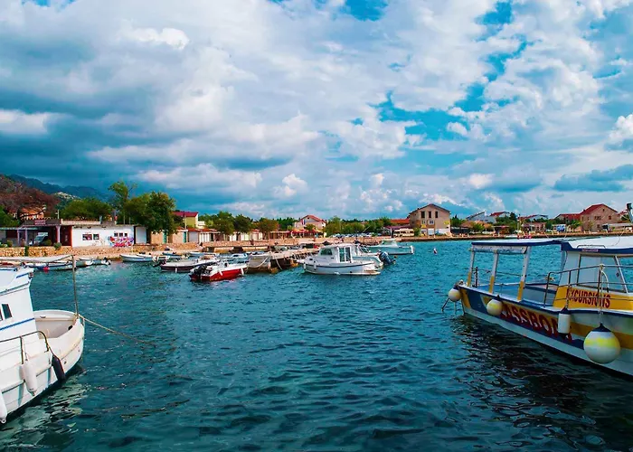 In Starigrad-paklenica 6875 *