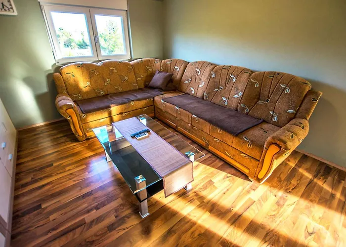 In Starigrad-paklenica 6875 Apartman