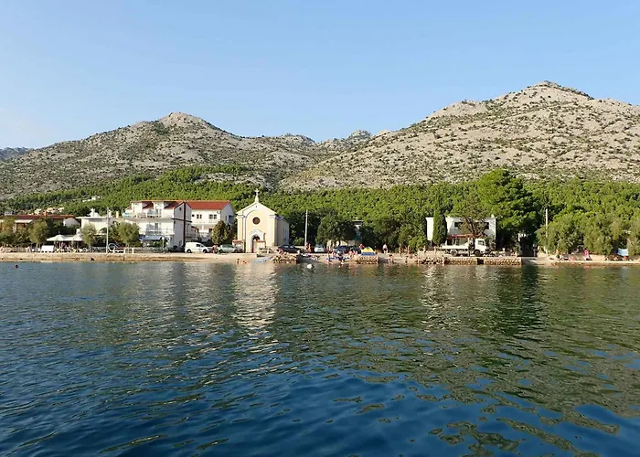 In Starigrad-paklenica 6875 * Starigrad Paklenica